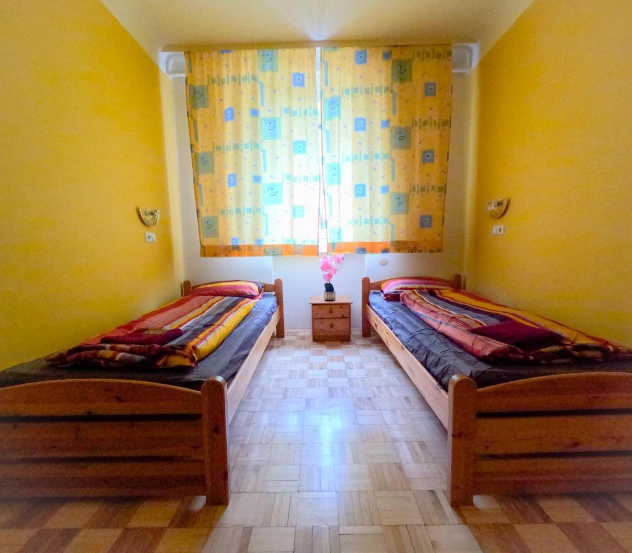 Cozy Rooms - U3 Hutteldorferstrasse Вена Экстерьер фото